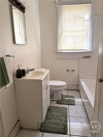 512 W 44th Street, Savannah, GA 31405