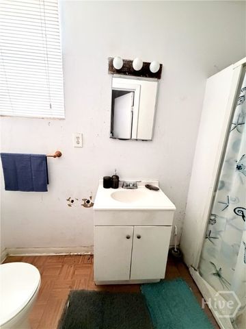 512 W 44th Street, Savannah, GA 31405