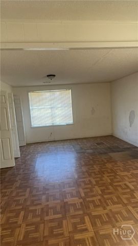 512 W 44th Street, Savannah, GA 31405