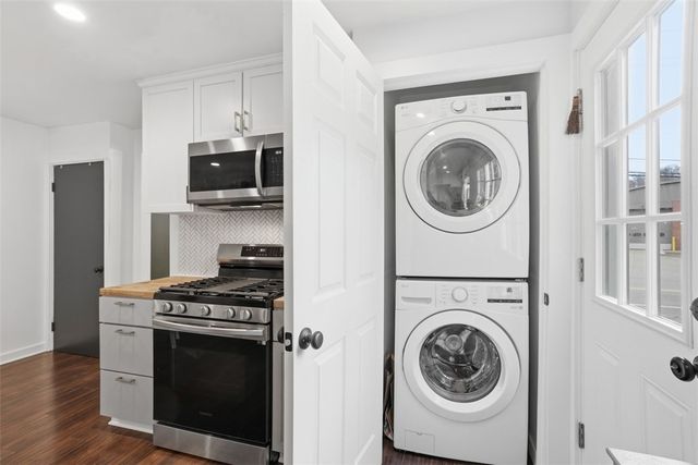 1150 Woods Run Ave, Brighton Heights, PA 15212