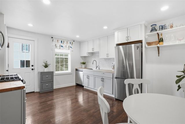 1150 Woods Run Ave, Brighton Heights, PA 15212