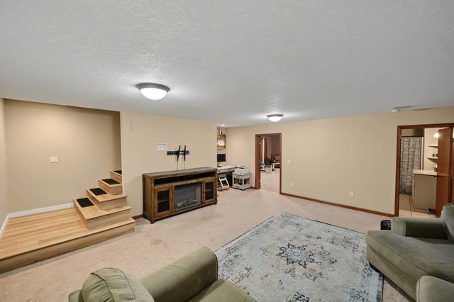 2206 Pheasant Ln., Salina, KS 67401