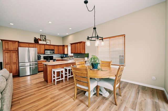 2206 Pheasant Ln., Salina, KS 67401