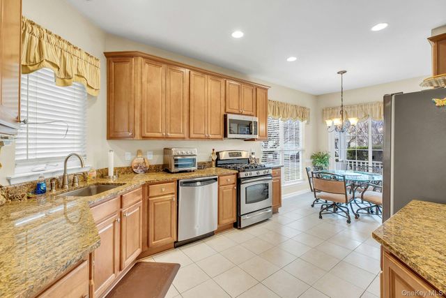 43 Louden Loop, Mount Sinai, NY 11766