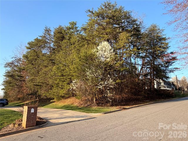 4029 Pinecrest Drive NE 166, Hickory, NC 28601