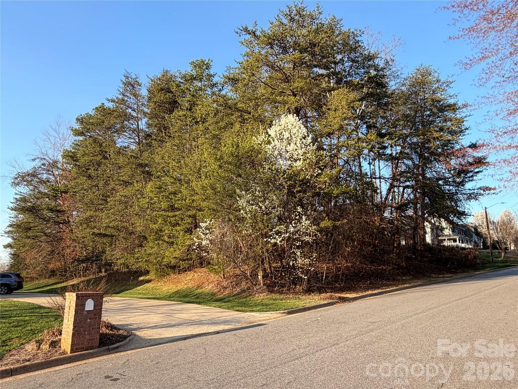 4029 Pinecrest Drive NE 166, Hickory, NC 28601