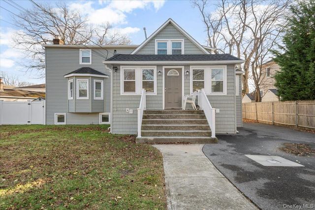 8 Garfield Avenue 2, Farmingdale, NY 11735