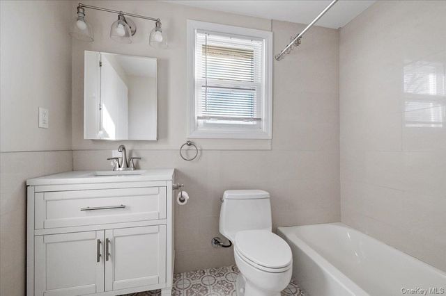 8 Garfield Avenue 2, Farmingdale, NY 11735