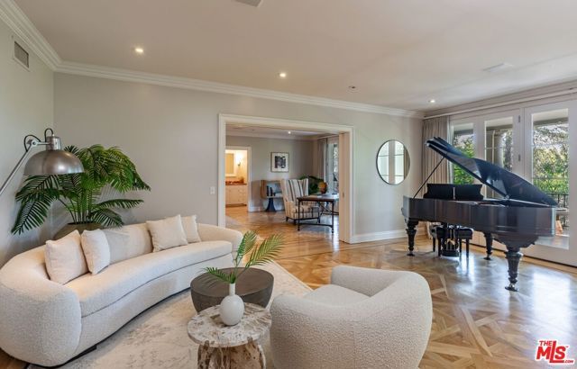 10911 Chalon Road, Los Angeles, CA 90077
