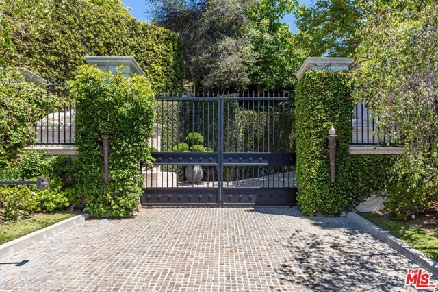 10911 Chalon Road, Los Angeles, CA 90077