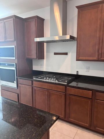 4421 W Palace Station Road, Phoenix, AZ 85087