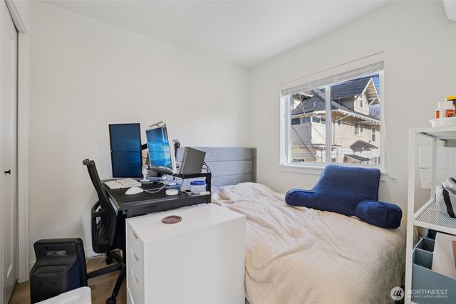 5230 16th Avenue NE, Seattle, WA 98105