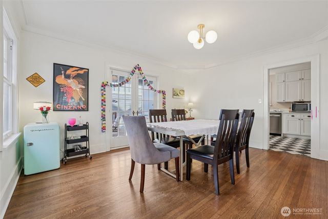 5230 16th Avenue NE, Seattle, WA 98105