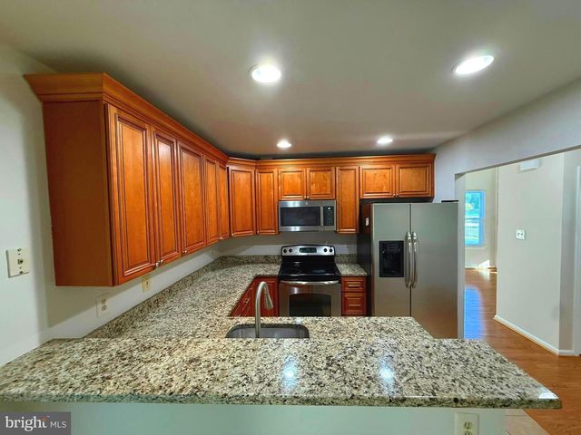 13146 LAZY GLEN CT, Herndon, VA 20171