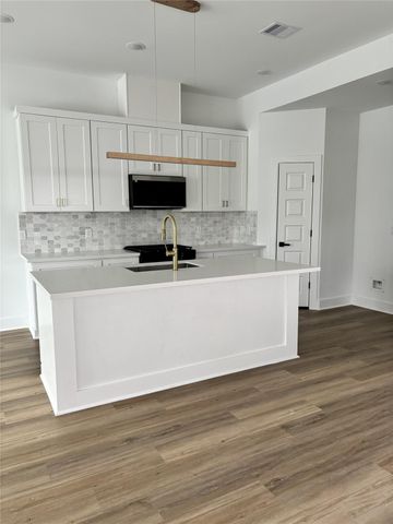 8218 Locksley Road B, Houston, TX 77078
