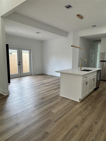 8218 Locksley Road B, Houston, TX 77078