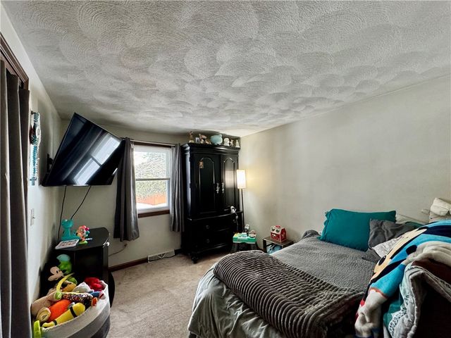 15 Palm Boulevard N, Warwick, RI 02888