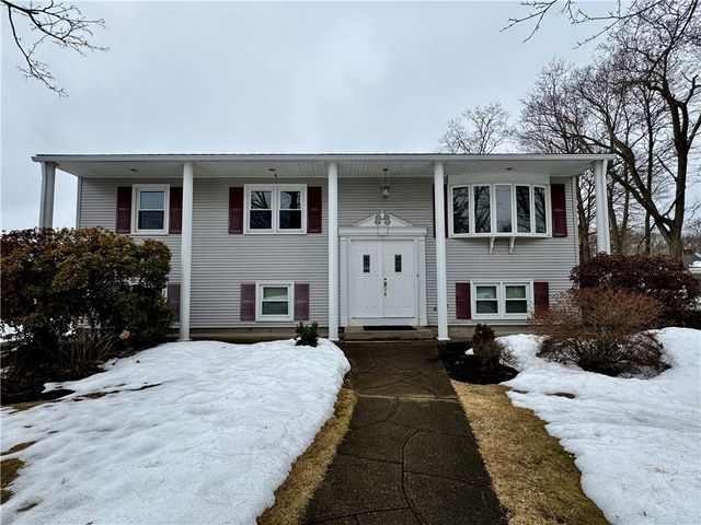 15 Palm Boulevard N, Warwick, RI 02888