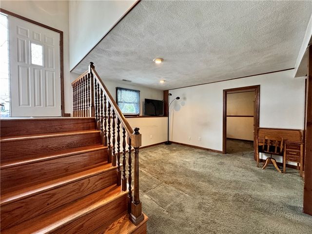 15 Palm Boulevard N, Warwick, RI 02888