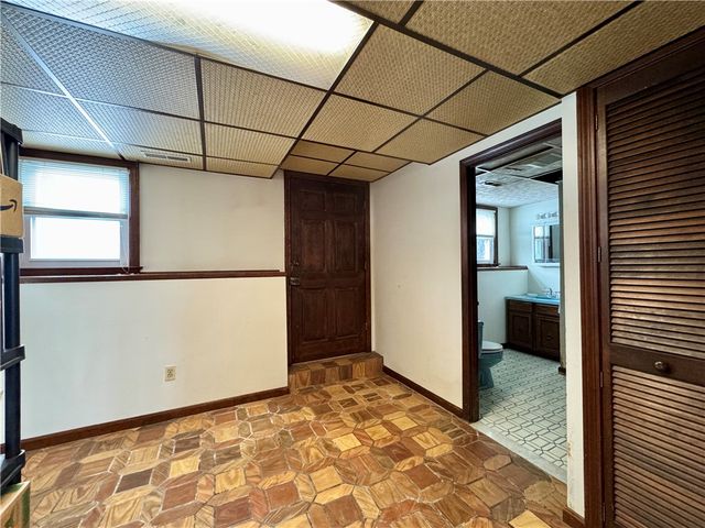 15 Palm Boulevard N, Warwick, RI 02888