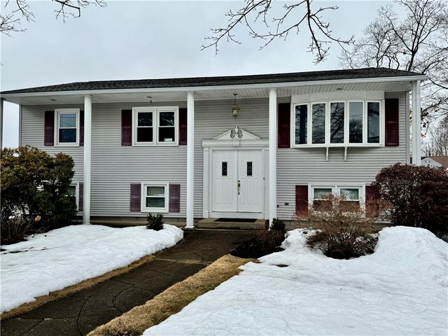 15 Palm Boulevard N, Warwick, RI 02888