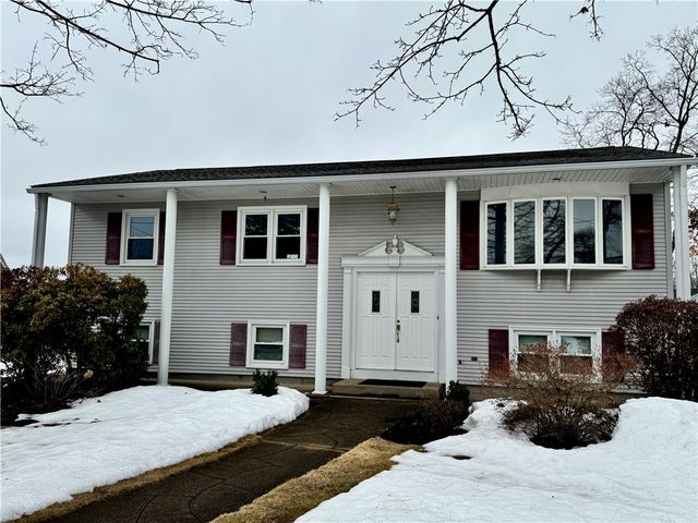 15 Palm Boulevard N, Warwick, RI 02888