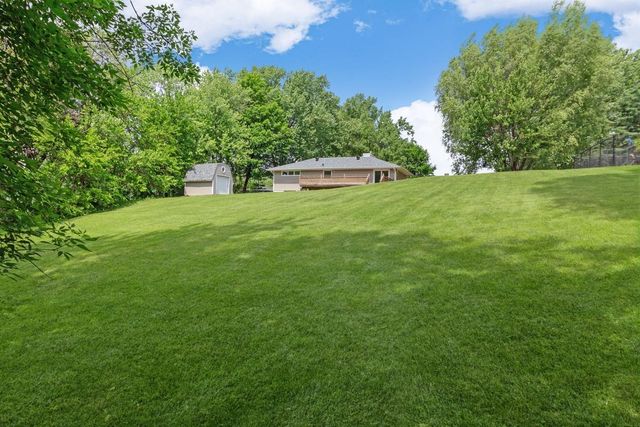 620 Callahan Place, Mendota Heights, MN 55118