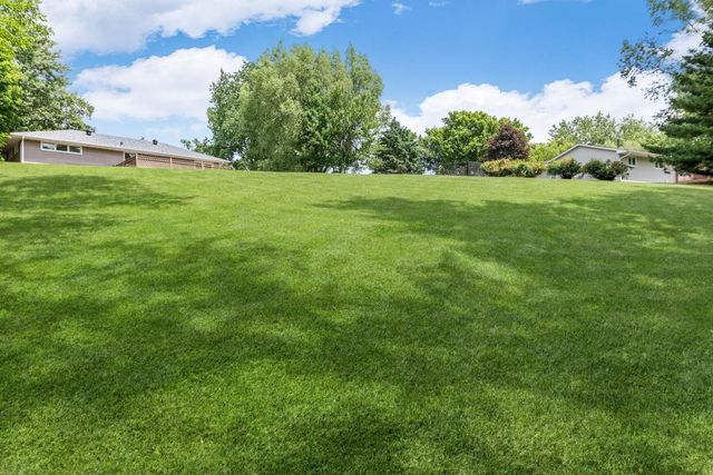 620 Callahan Place, Mendota Heights, MN 55118