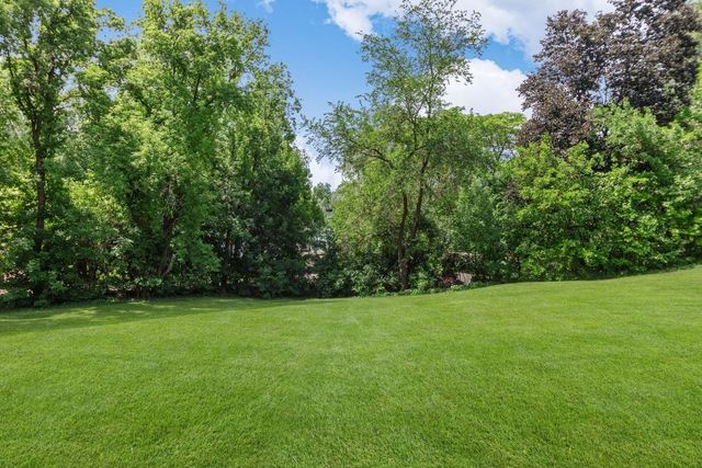 620 Callahan Place, Mendota Heights, MN 55118