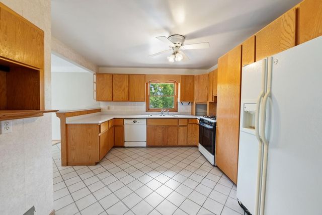 620 Callahan Place, Mendota Heights, MN 55118