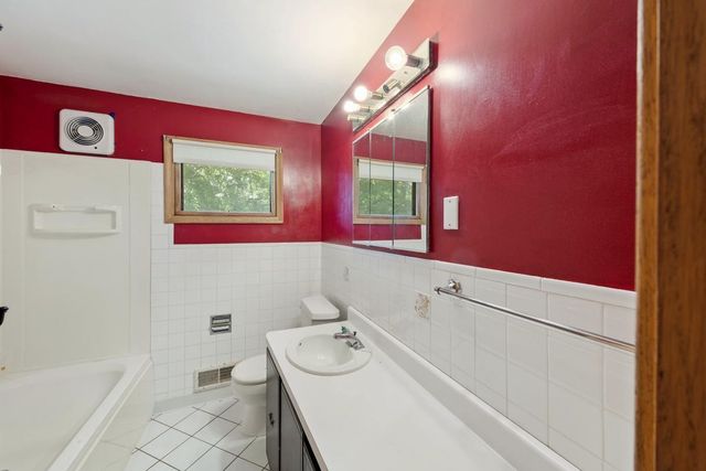 620 Callahan Place, Mendota Heights, MN 55118