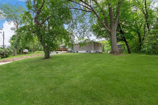 620 Callahan Place, Mendota Heights, MN 55118
