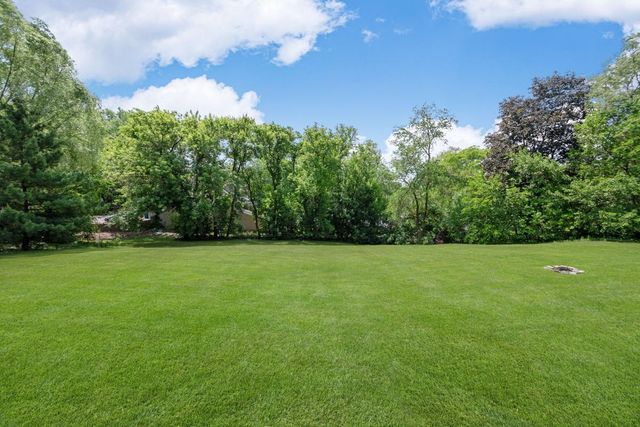 620 Callahan Place, Mendota Heights, MN 55118