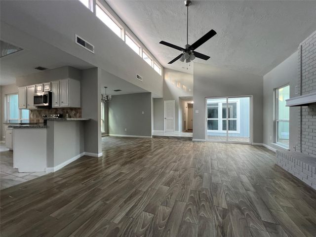 3807 Saratoga Drive, Houston, TX 77088