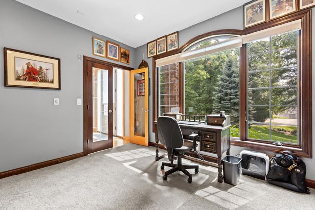 6921 Bluff Lane NW, Rochester, MN 55901