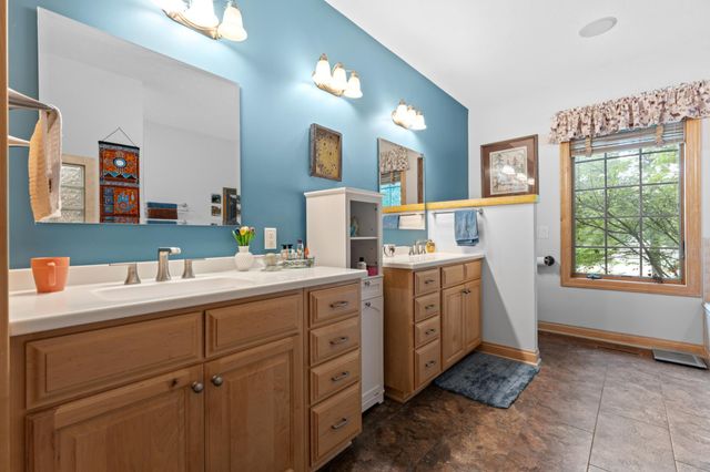 6921 Bluff Lane NW, Rochester, MN 55901