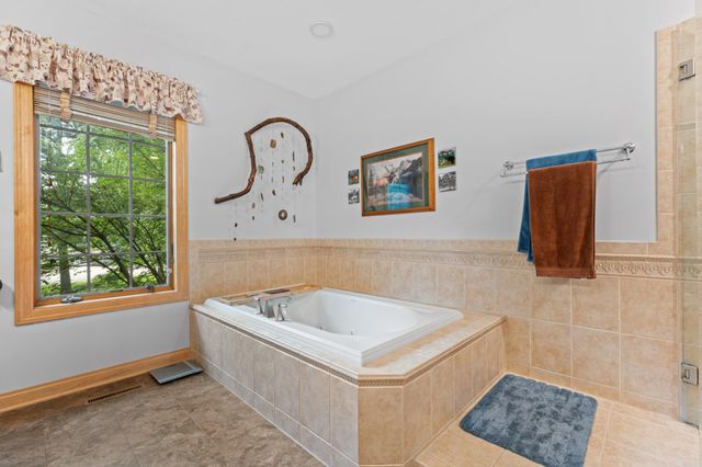 6921 Bluff Lane NW, Rochester, MN 55901