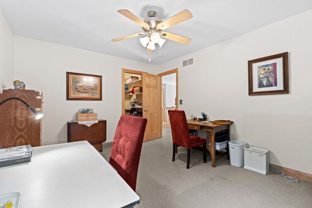 6921 Bluff Lane NW, Rochester, MN 55901