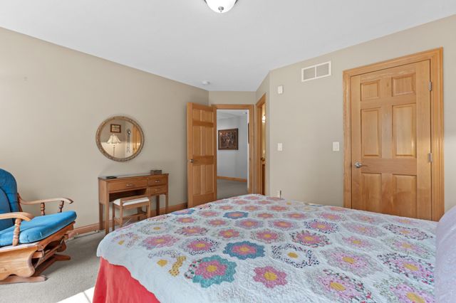 6921 Bluff Lane NW, Rochester, MN 55901