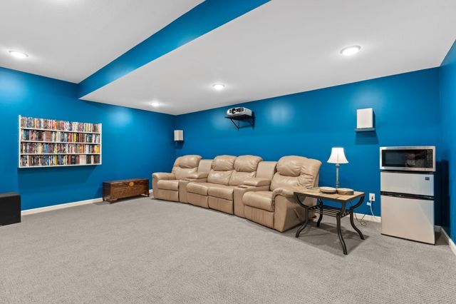 6921 Bluff Lane NW, Rochester, MN 55901