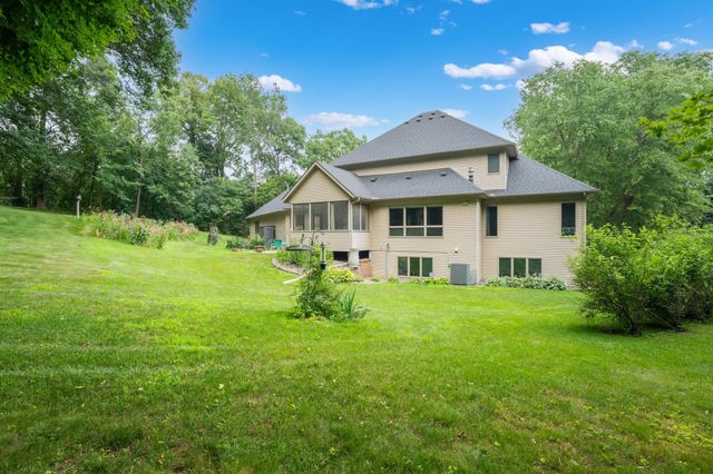 6921 Bluff Lane NW, Rochester, MN 55901