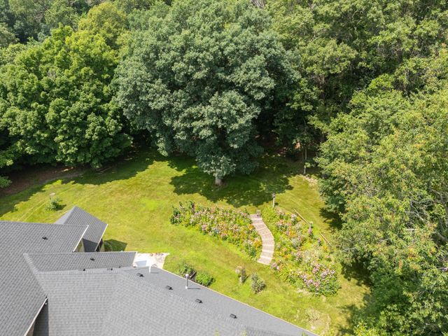 6921 Bluff Lane NW, Rochester, MN 55901
