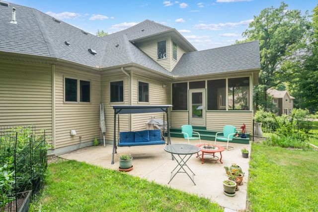 6921 Bluff Lane NW, Rochester, MN 55901