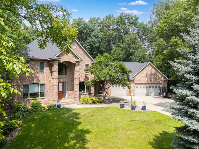 6921 Bluff Lane NW, Rochester, MN 55901