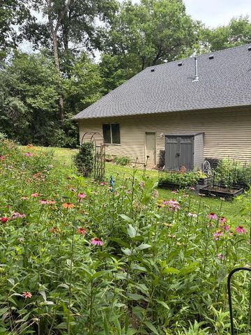 6921 Bluff Lane NW, Rochester, MN 55901