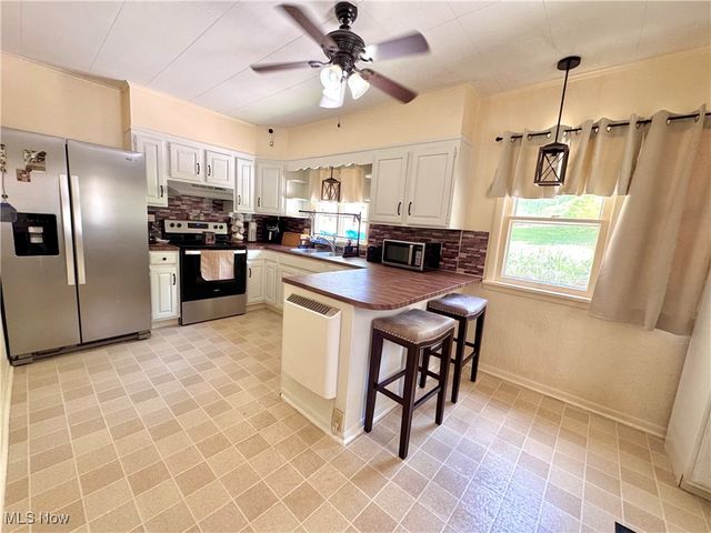 309 Donahey Avenue NE, New Philadelphia, OH 44663