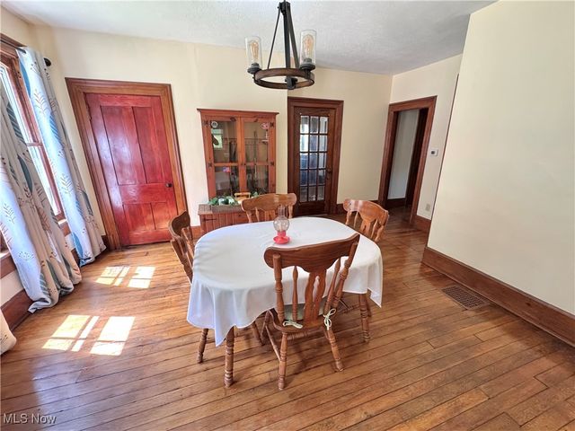 309 Donahey Avenue NE, New Philadelphia, OH 44663