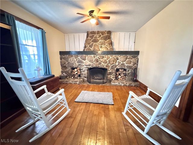 309 Donahey Avenue NE, New Philadelphia, OH 44663