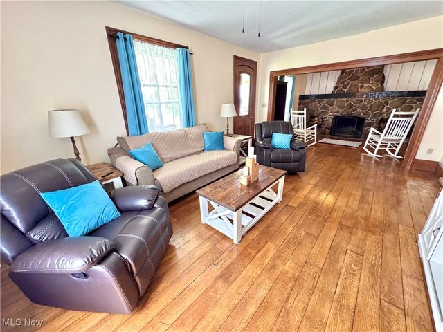 309 Donahey Avenue NE, New Philadelphia, OH 44663