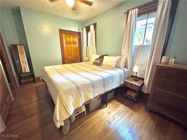 309 Donahey Avenue NE, New Philadelphia, OH 44663